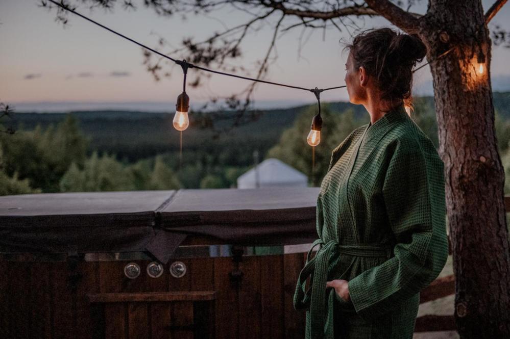 Jurty Z Widokiem, Prywatna Balia- Dzikolas Glamping Krasnobród Kültér fotó