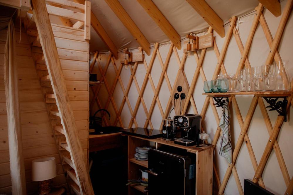 Jurty Z Widokiem, Prywatna Balia- Dzikolas Glamping Krasnobród Kültér fotó