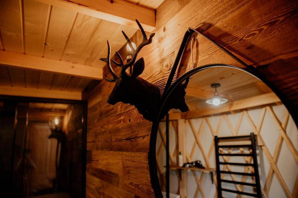 Jurty Z Widokiem, Prywatna Balia- Dzikolas Glamping Krasnobród Kültér fotó