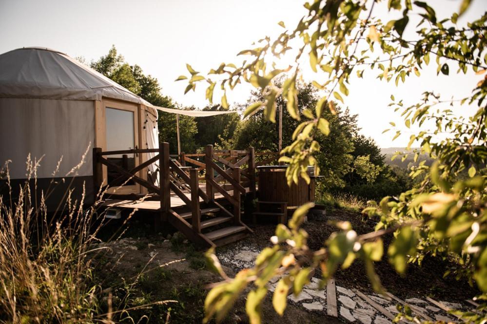 Jurty Z Widokiem, Prywatna Balia- Dzikolas Glamping Krasnobród Kültér fotó