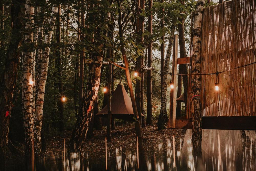 Jurty Z Widokiem, Prywatna Balia- Dzikolas Glamping Krasnobród Kültér fotó