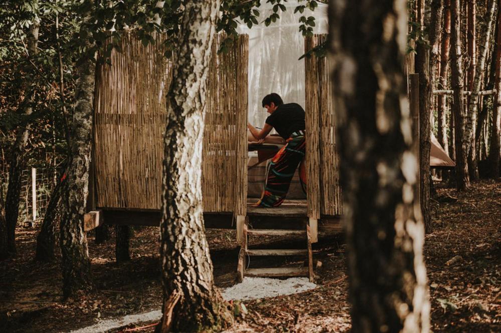 Jurty Z Widokiem, Prywatna Balia- Dzikolas Glamping Krasnobród Kültér fotó