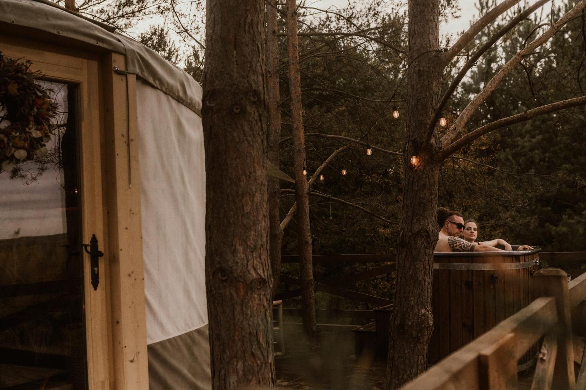 Jurty Z Widokiem, Prywatna Balia- Dzikolas Glamping Krasnobród Kültér fotó