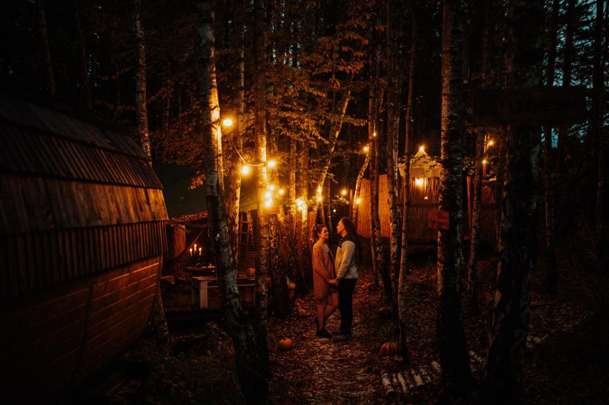 Jurty Z Widokiem, Prywatna Balia- Dzikolas Glamping Krasnobród Kültér fotó