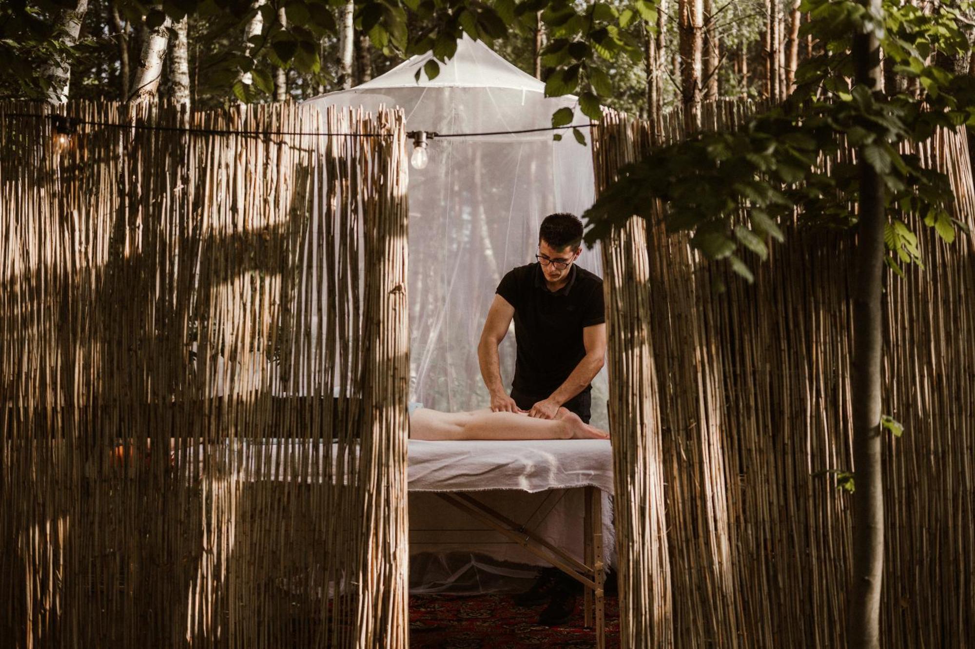 Jurty Z Widokiem, Prywatna Balia- Dzikolas Glamping Krasnobród Kültér fotó